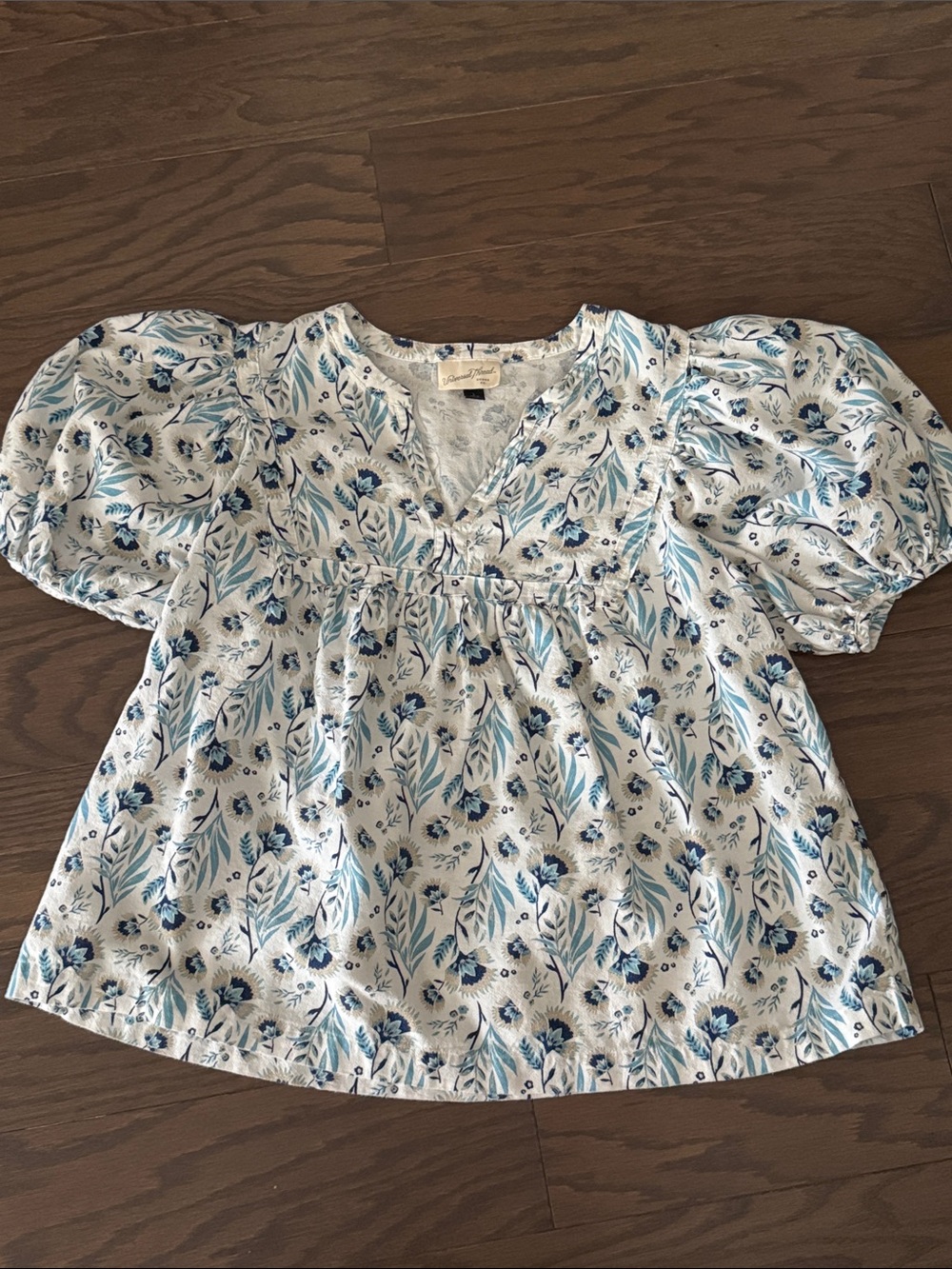 Universal Thread Puff Sleeve Top in Blue Floral Motif
